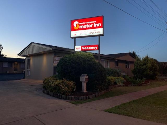 South Tamworth Motor Inn Exteriör bild