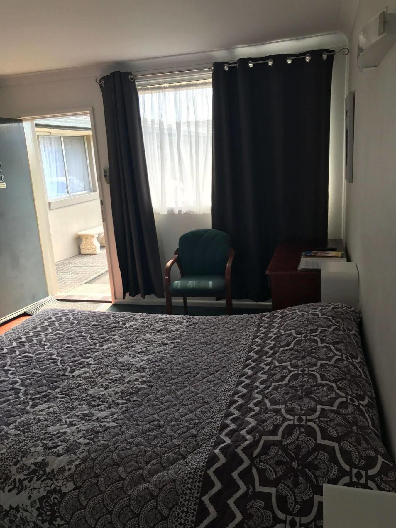 South Tamworth Motor Inn Exteriör bild